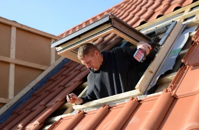 Pose de fenêtres de toit Velux à Uzein
